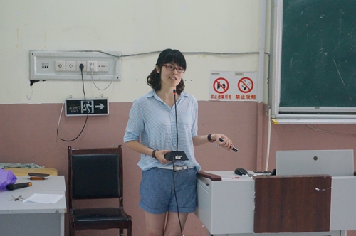 教育学院辅导员代表做培训