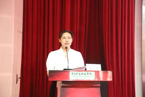 “十四五”职业教育国家规划教材负责人、教育学院教师周绮交流发言
