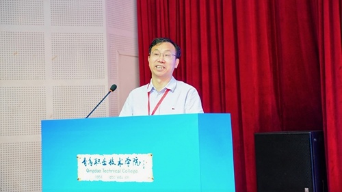 大会主席史占彪致辞
